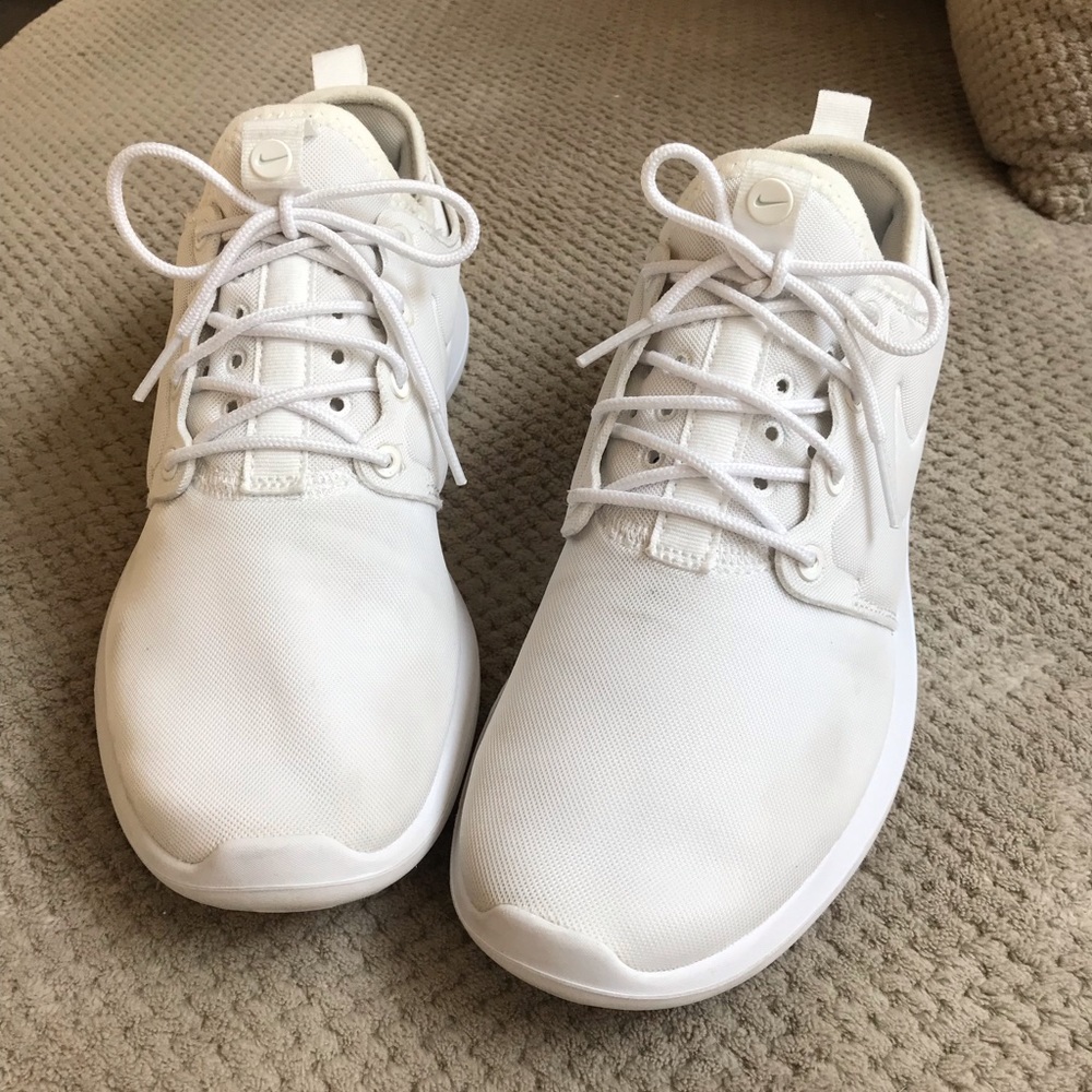 Nike Women's Roshe Two Running Shoe